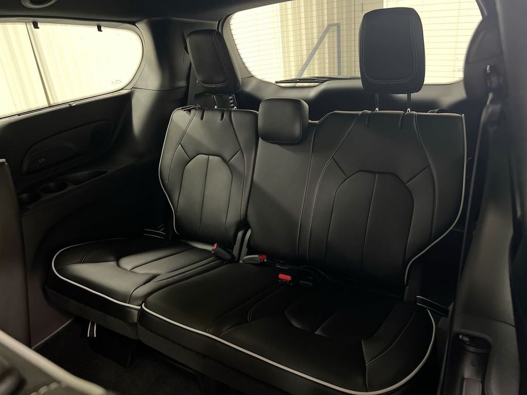 2027 Chrysler Pacifica Limited