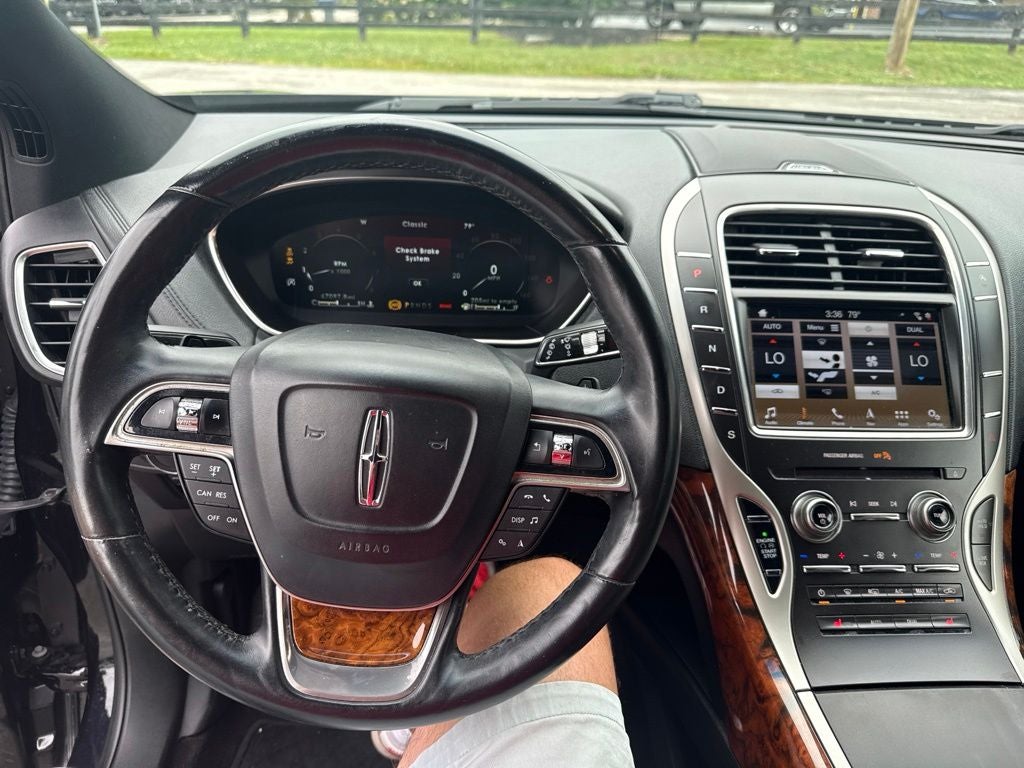 2019 Lincoln Nautilus Select