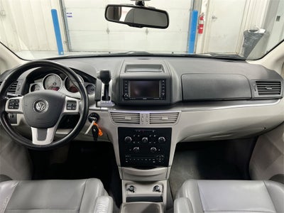 2011 Volkswagen Routan SE