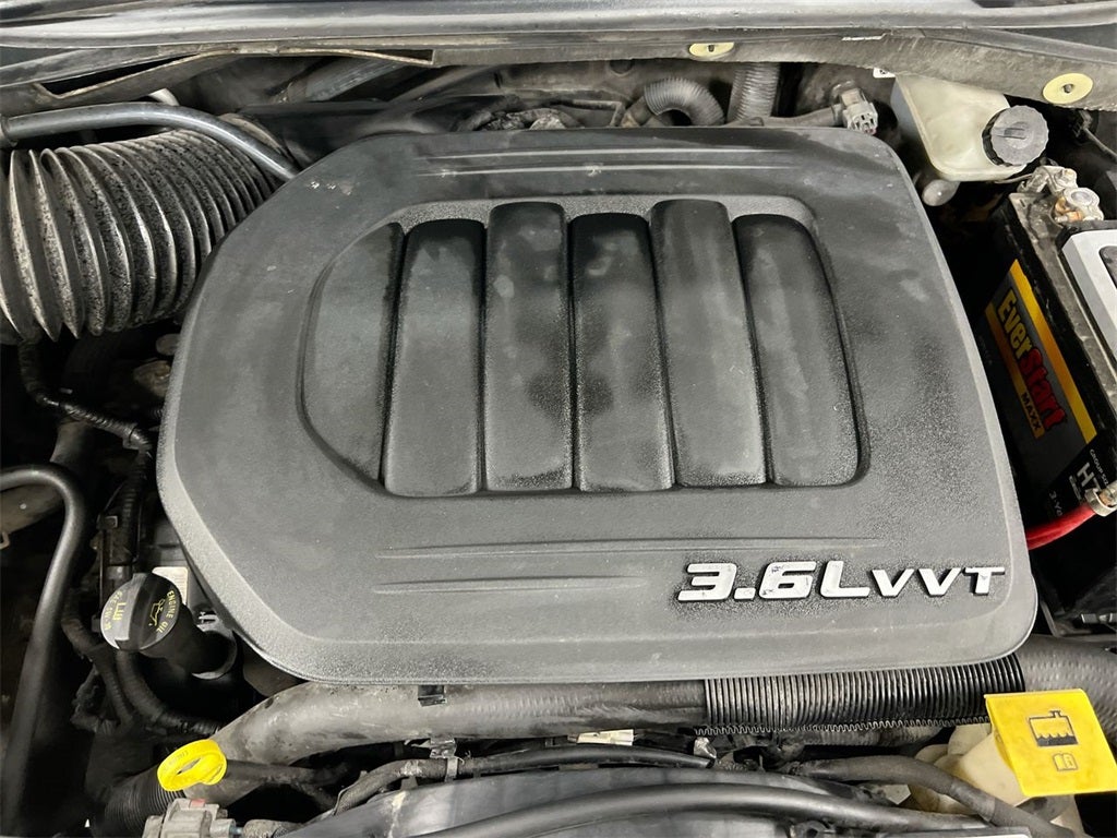 2011 Volkswagen Routan SE