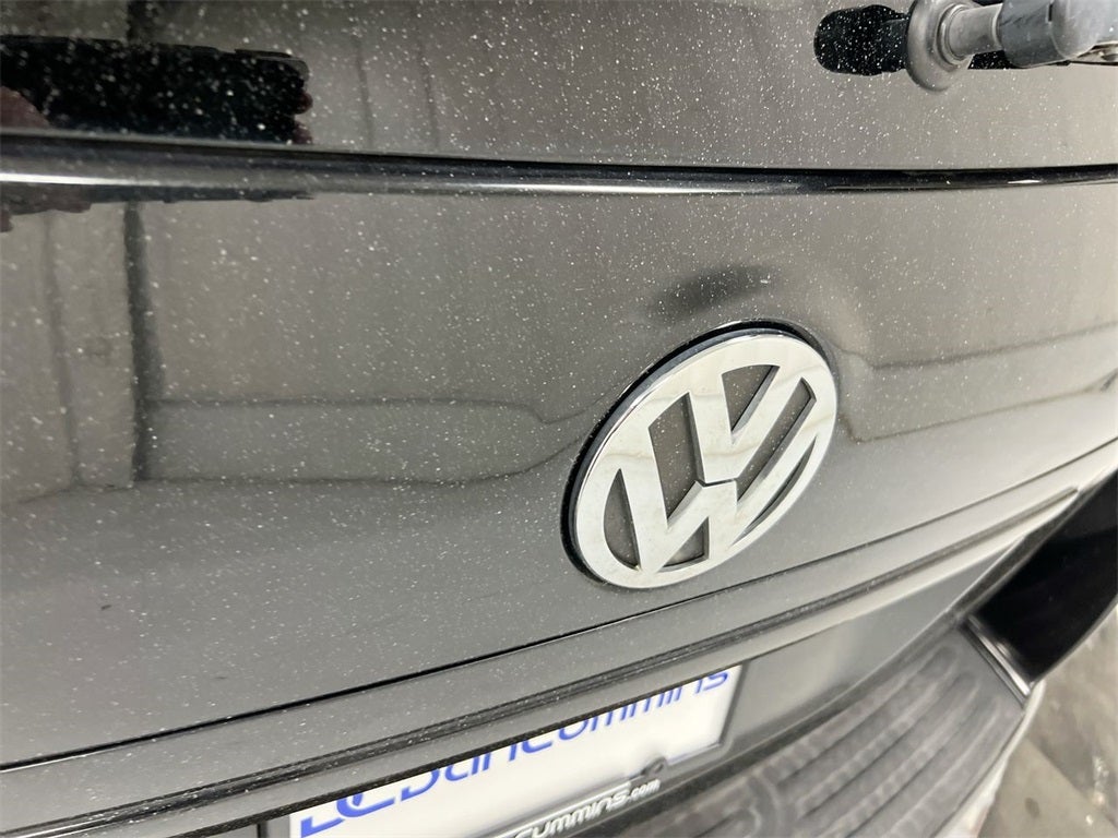 2011 Volkswagen Routan SE