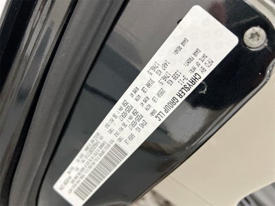 2011 Volkswagen Routan SE