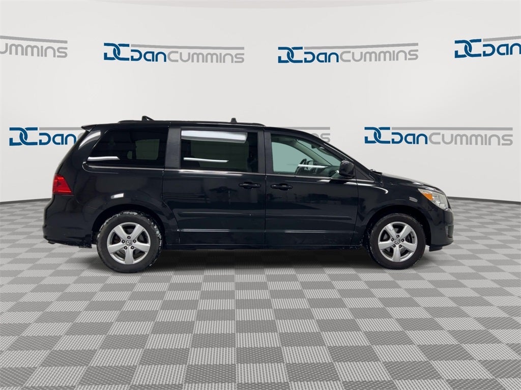 2011 Volkswagen Routan SE