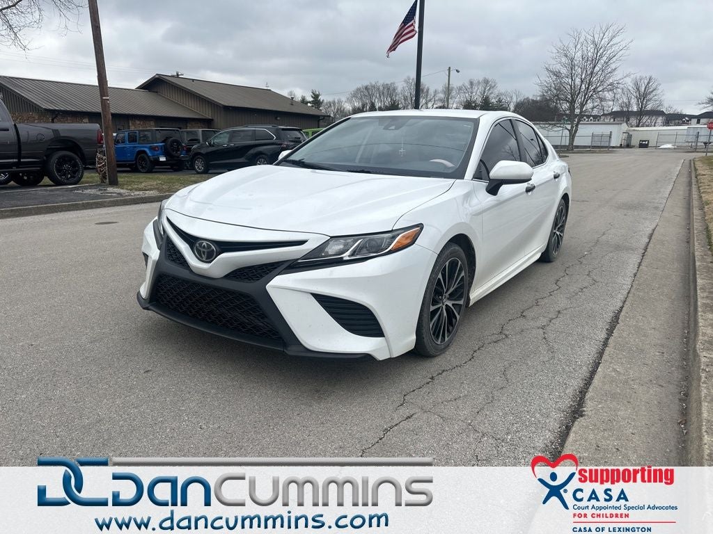 2020 Toyota Camry SE