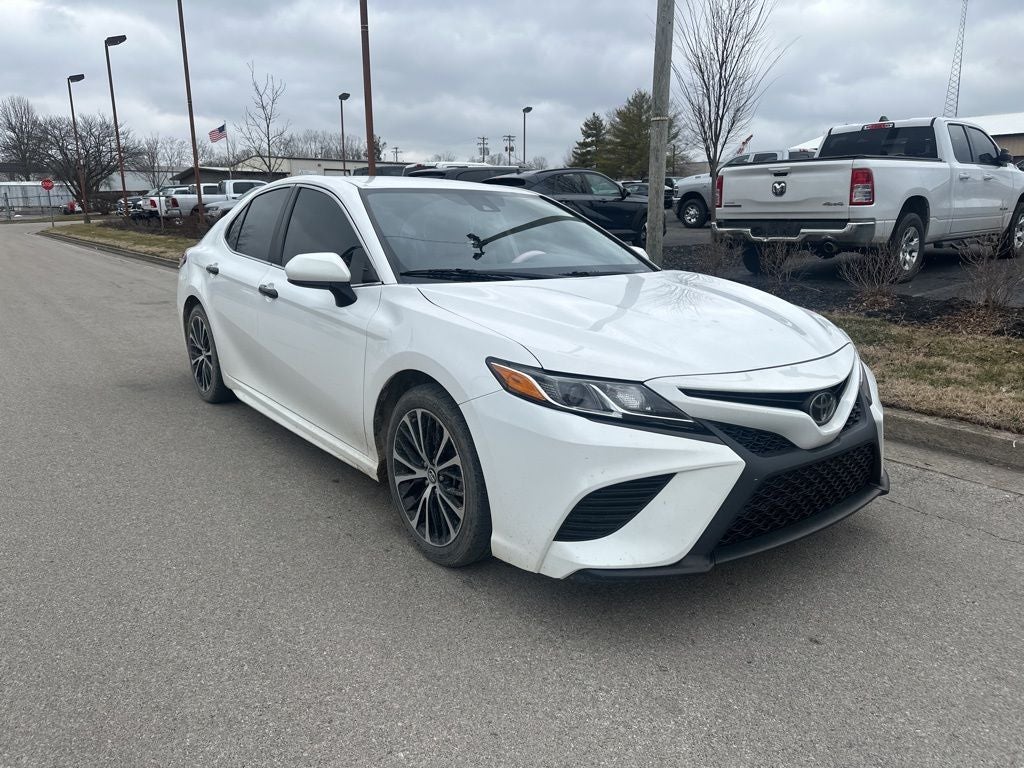 2020 Toyota Camry SE