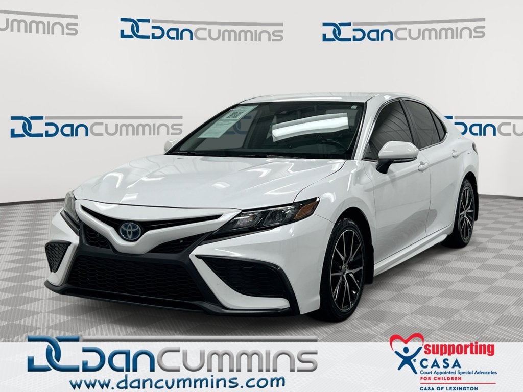 2022 Toyota Camry Hybrid SE