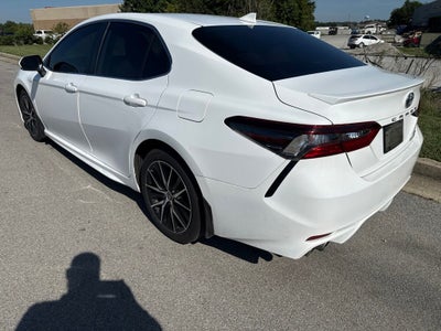 2022 Toyota Camry Hybrid SE