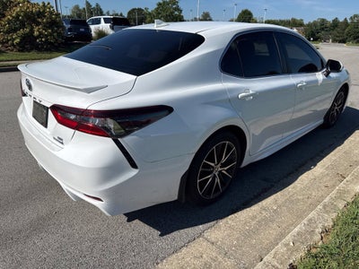 2022 Toyota Camry Hybrid SE
