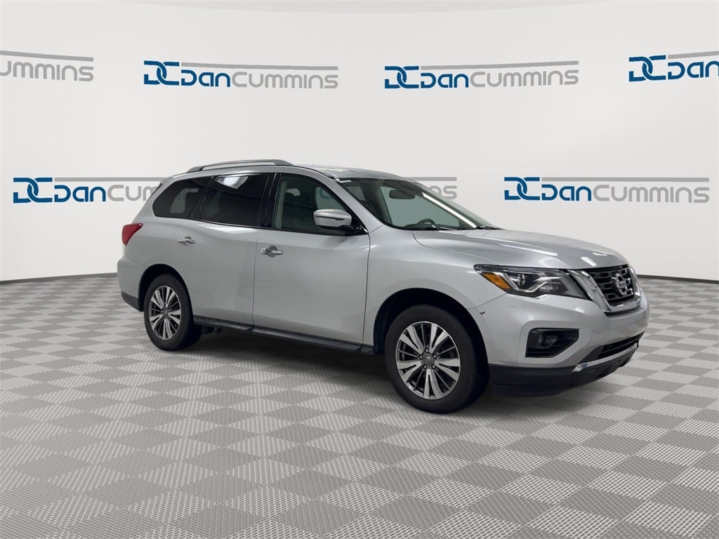 2020 Nissan Pathfinder SV