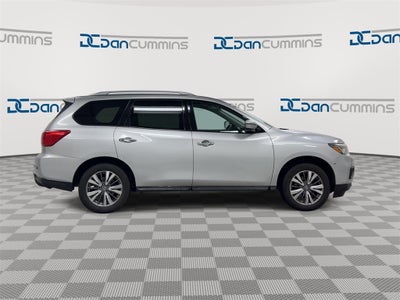 2020 Nissan Pathfinder SV