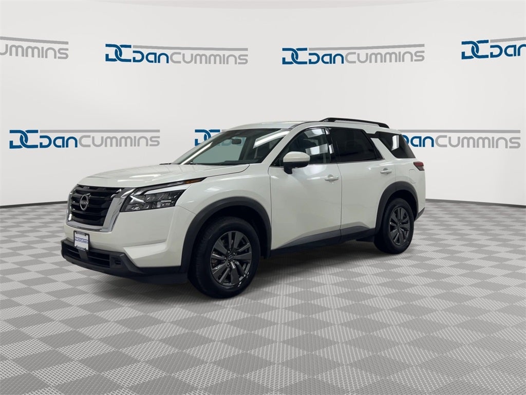 2024 Nissan Pathfinder SV