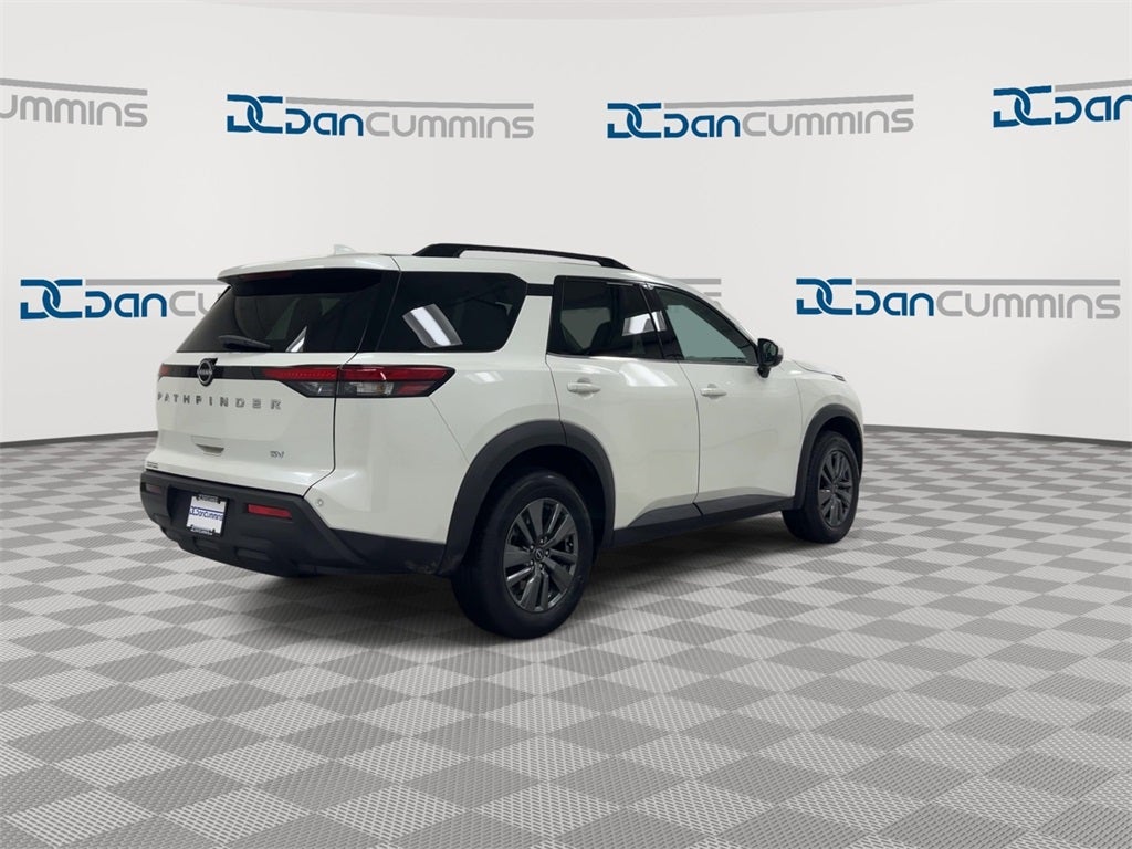2024 Nissan Pathfinder SV