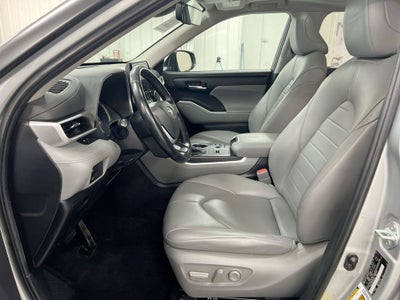 2023 Toyota Highlander Hybrid XLE