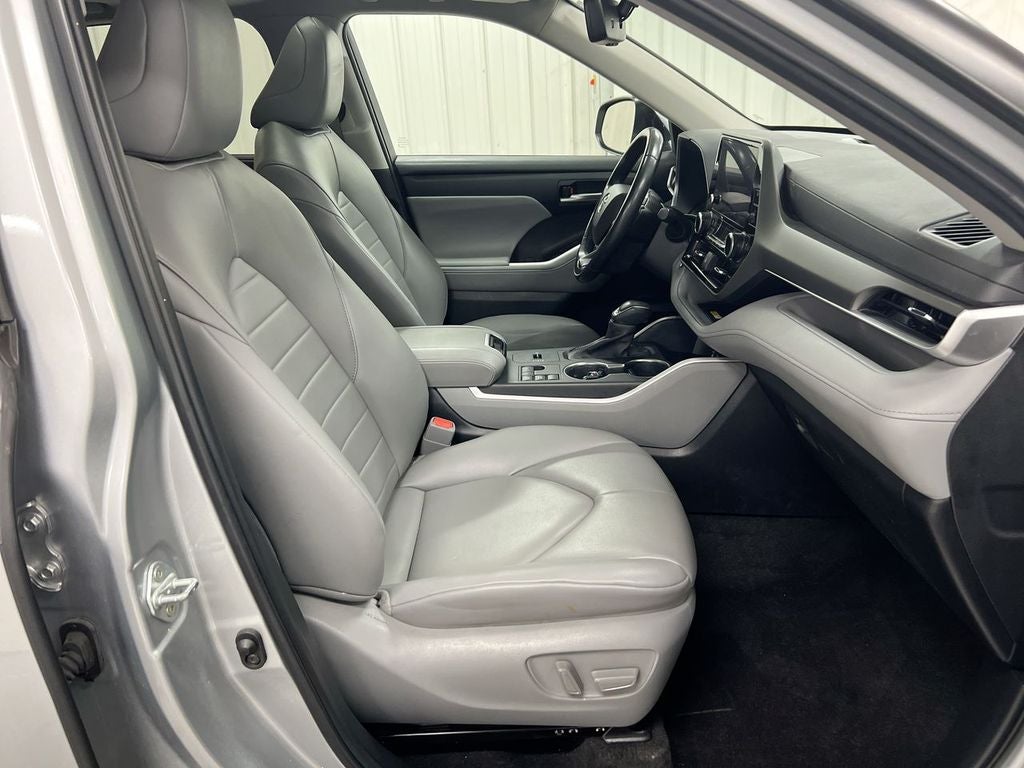 2023 Toyota Highlander Hybrid XLE