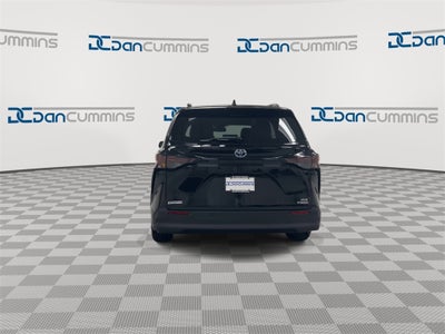 2024 Toyota Sienna XLE