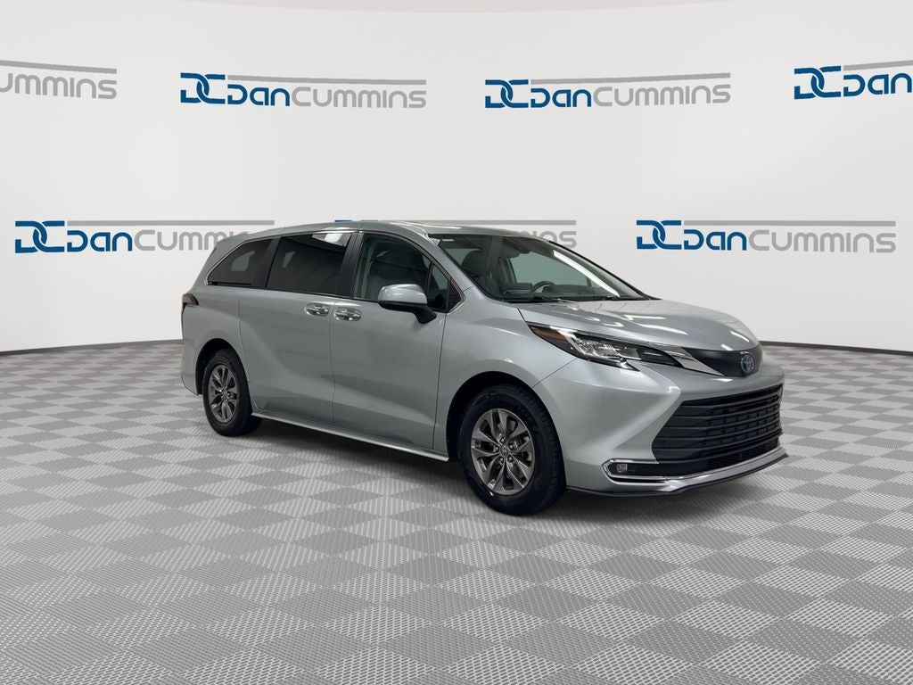 2023 Toyota Sienna XLE