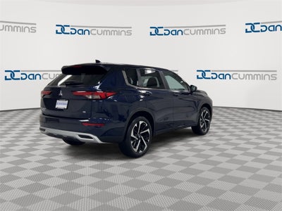 2024 Mitsubishi Outlander SE