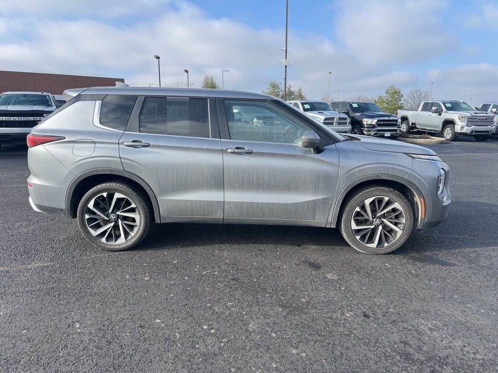 2024 Mitsubishi Outlander SE