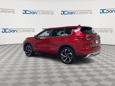 2023 Mitsubishi Outlander SE