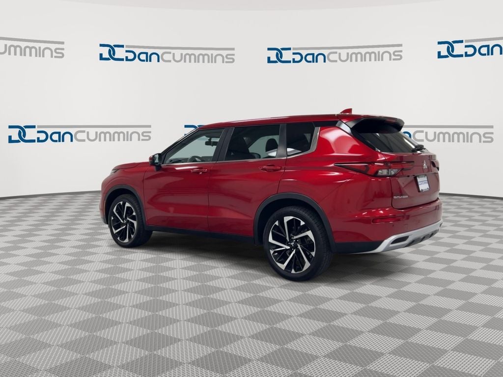 2023 Mitsubishi Outlander SE