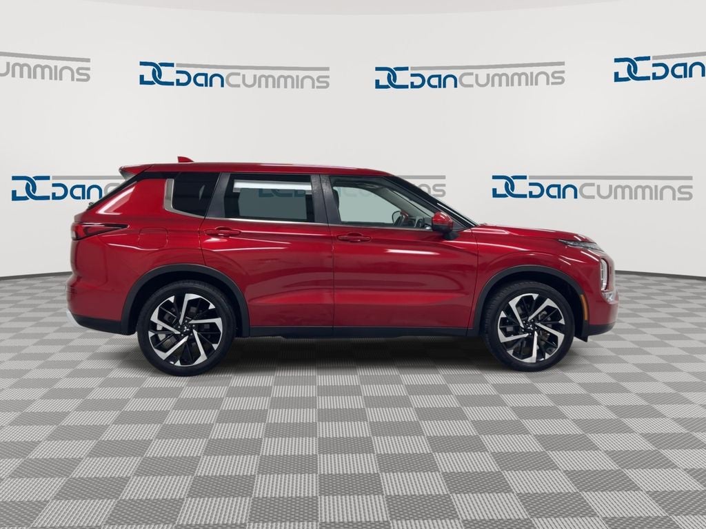 2023 Mitsubishi Outlander SE