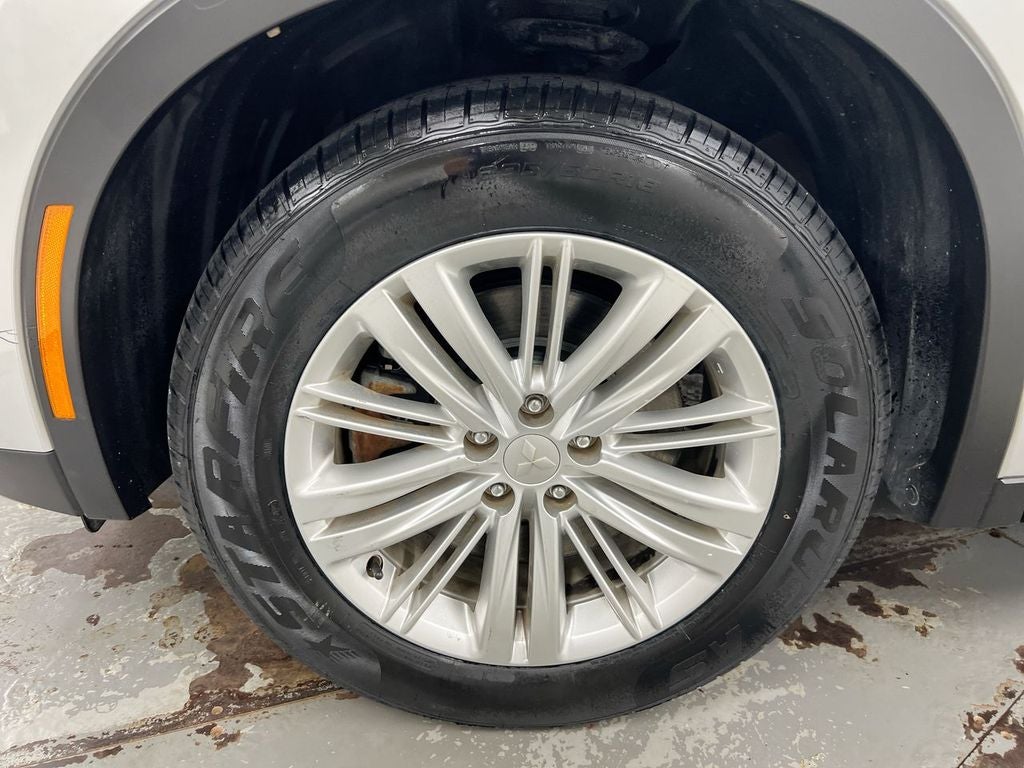 2024 Mitsubishi Outlander ES
