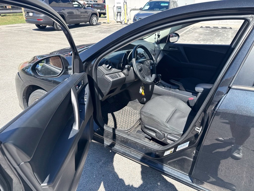 2013 Mazda Mazda3 i Sport
