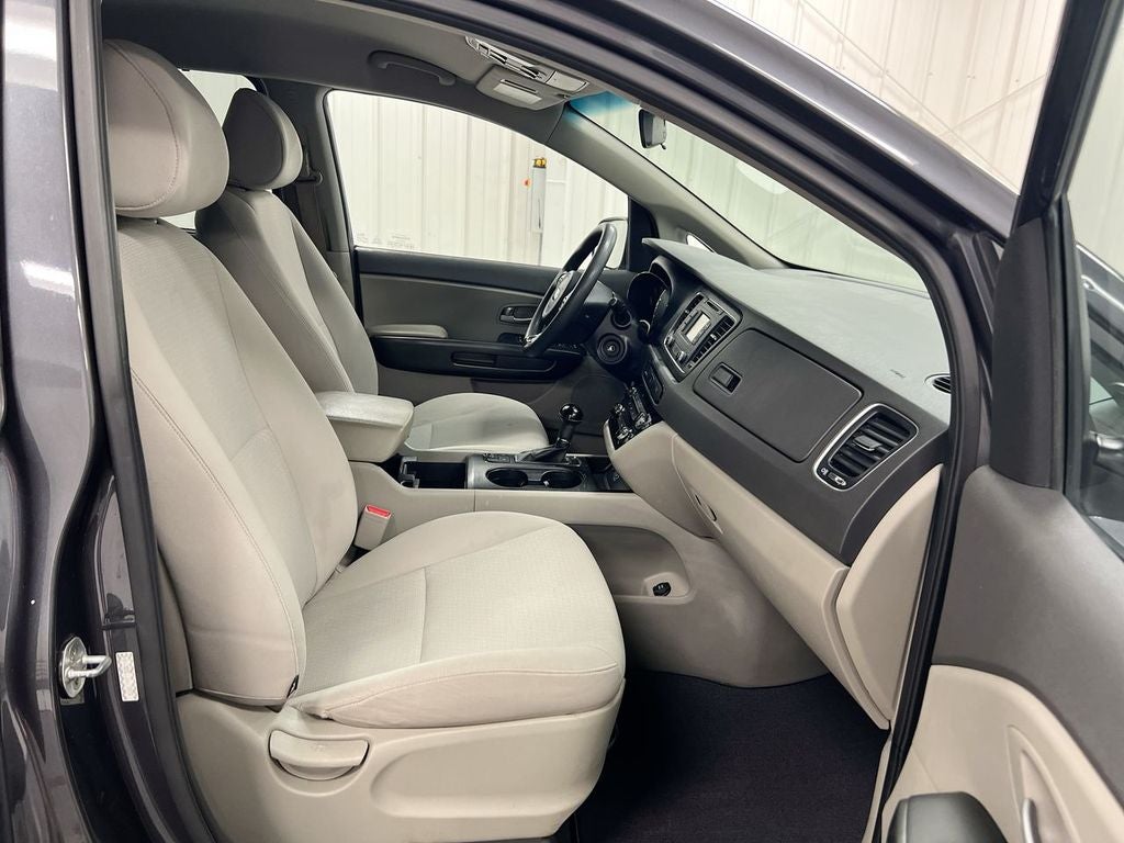 2016 Kia Sedona LX