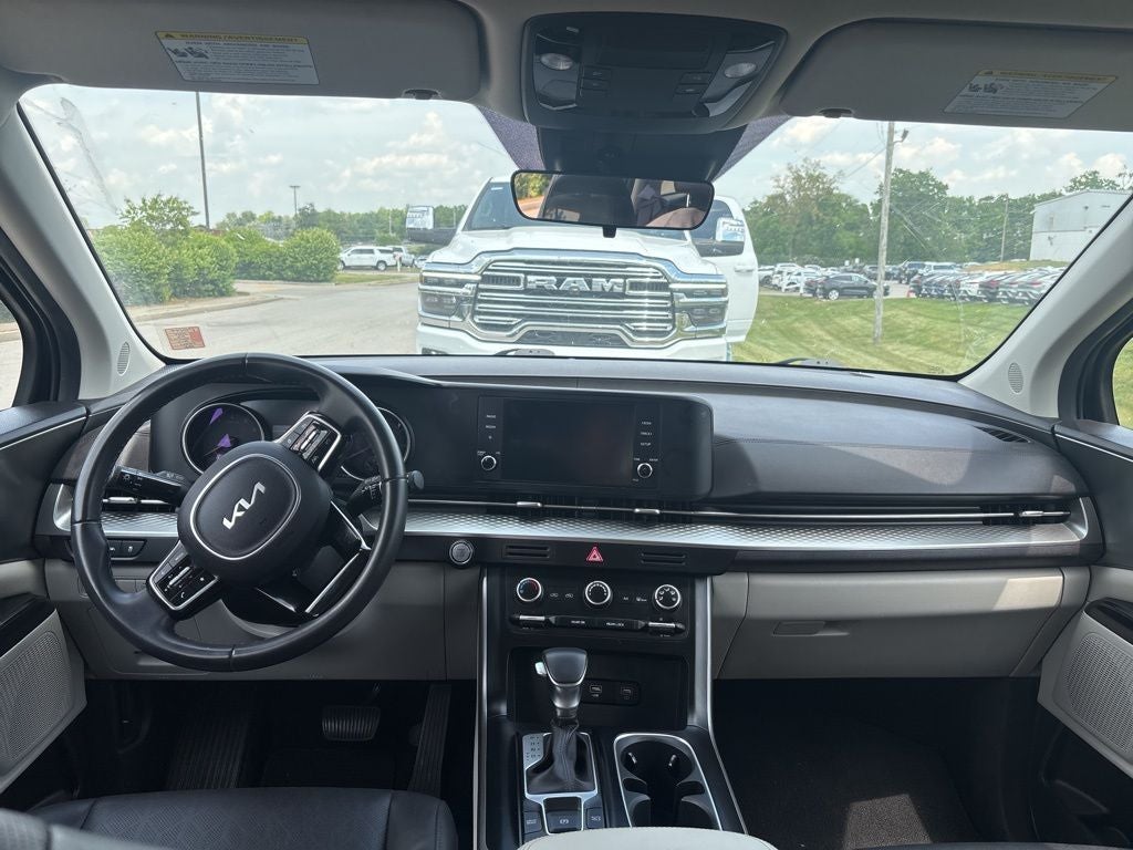 2024 Kia Carnival LX