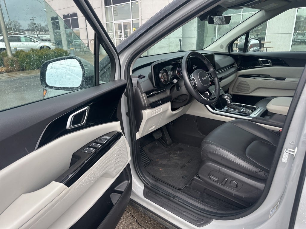 2023 Kia Carnival EX