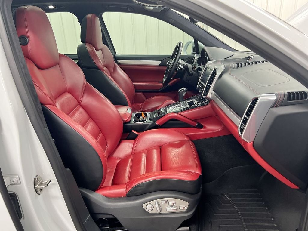 2016 Porsche Cayenne GTS