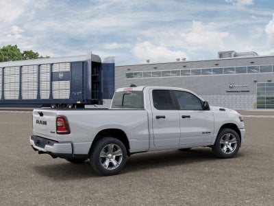 2026 RAM 1500 RAM 1500 EXPRESS QUAD CAB 4X4 6'4' BOX