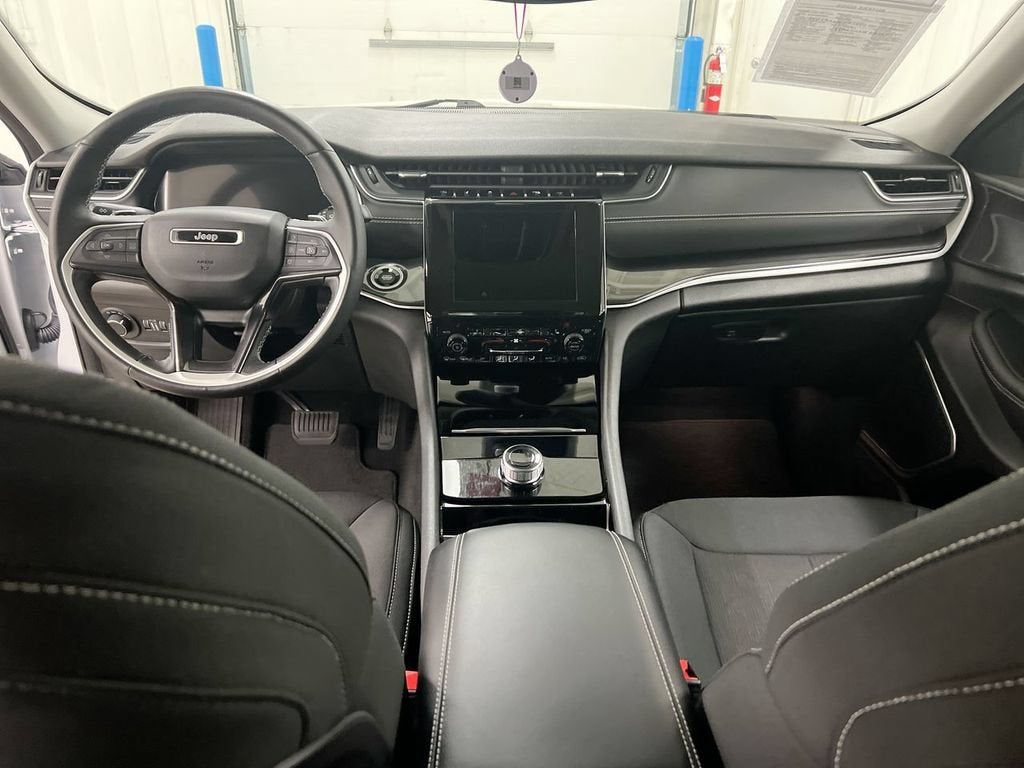 2022 Jeep Grand Cherokee L Laredo