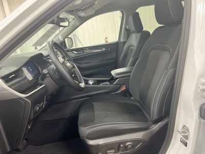 2022 Jeep Grand Cherokee L Laredo