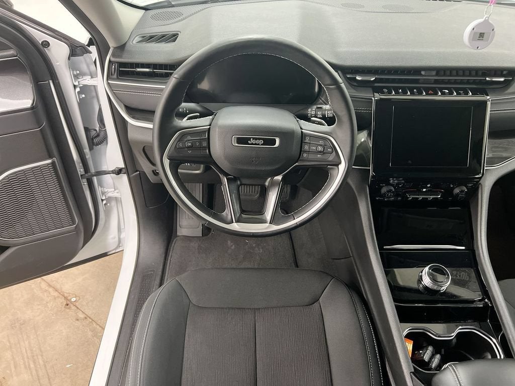 2022 Jeep Grand Cherokee L Laredo