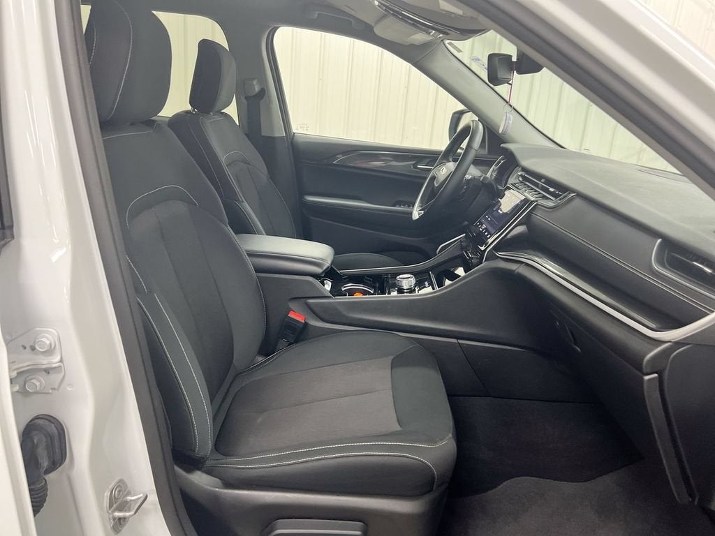2022 Jeep Grand Cherokee L Laredo