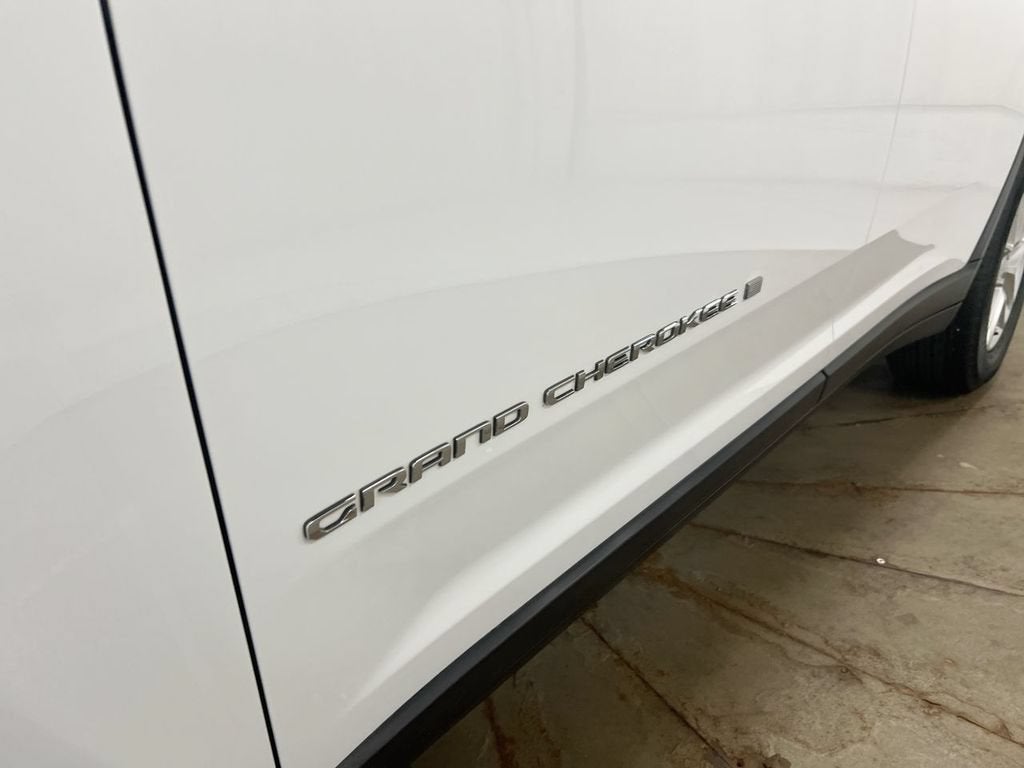 2022 Jeep Grand Cherokee L Laredo
