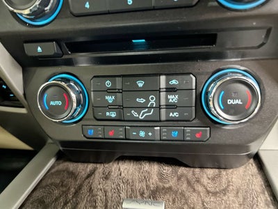 2017 Ford Super Duty F-350 DRW Lariat