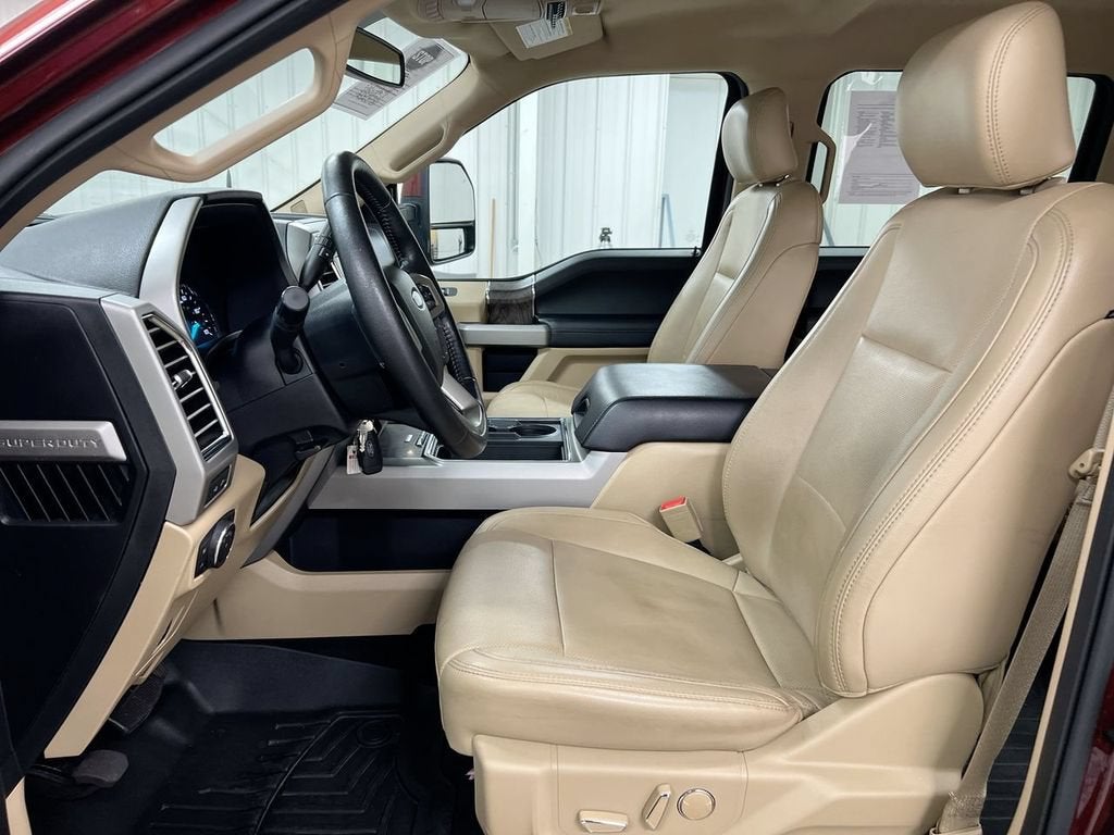 2017 Ford Super Duty F-350 DRW Lariat