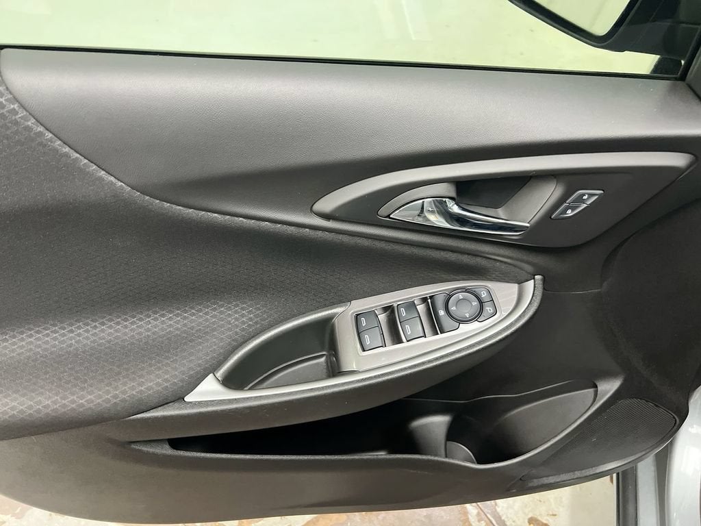 2025 Chevrolet Malibu LS