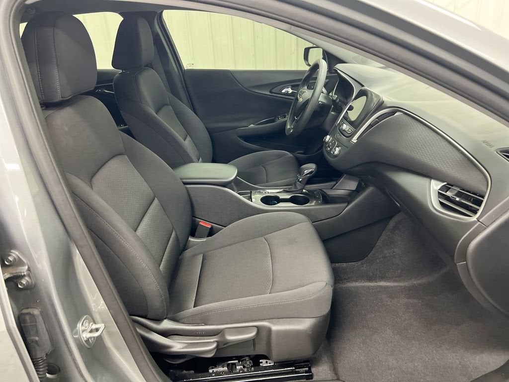 2025 Chevrolet Malibu LS