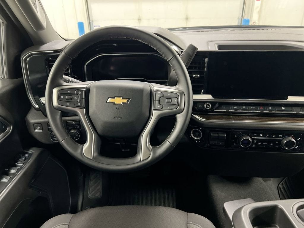 2025 Chevrolet Silverado 1500 LT (2FL)