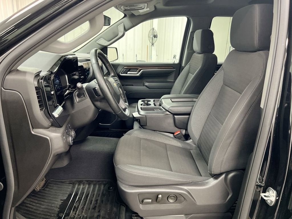 2025 Chevrolet Silverado 1500 LT (2FL)