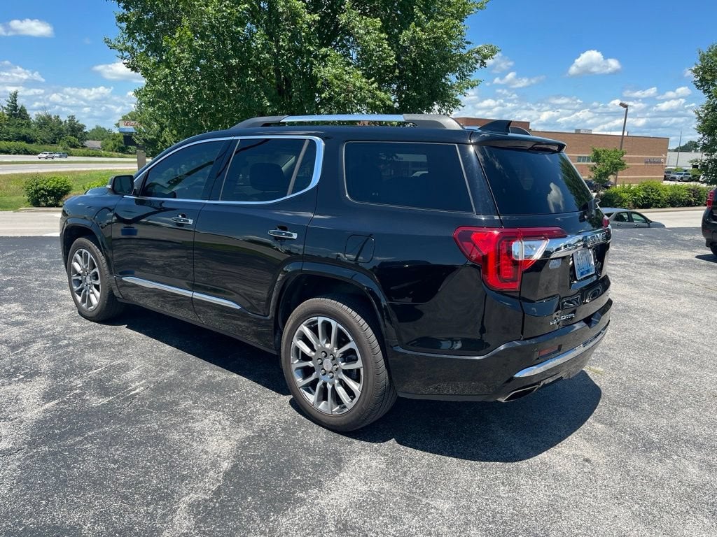 2023 GMC Acadia Denali