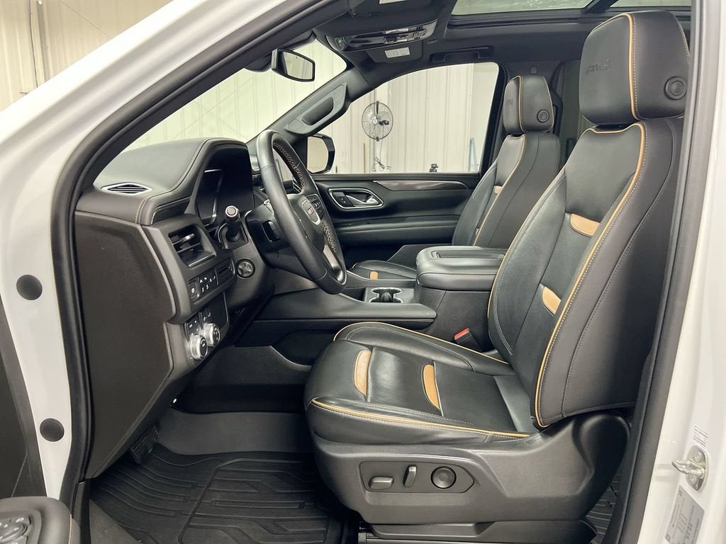 2022 GMC Yukon XL AT4