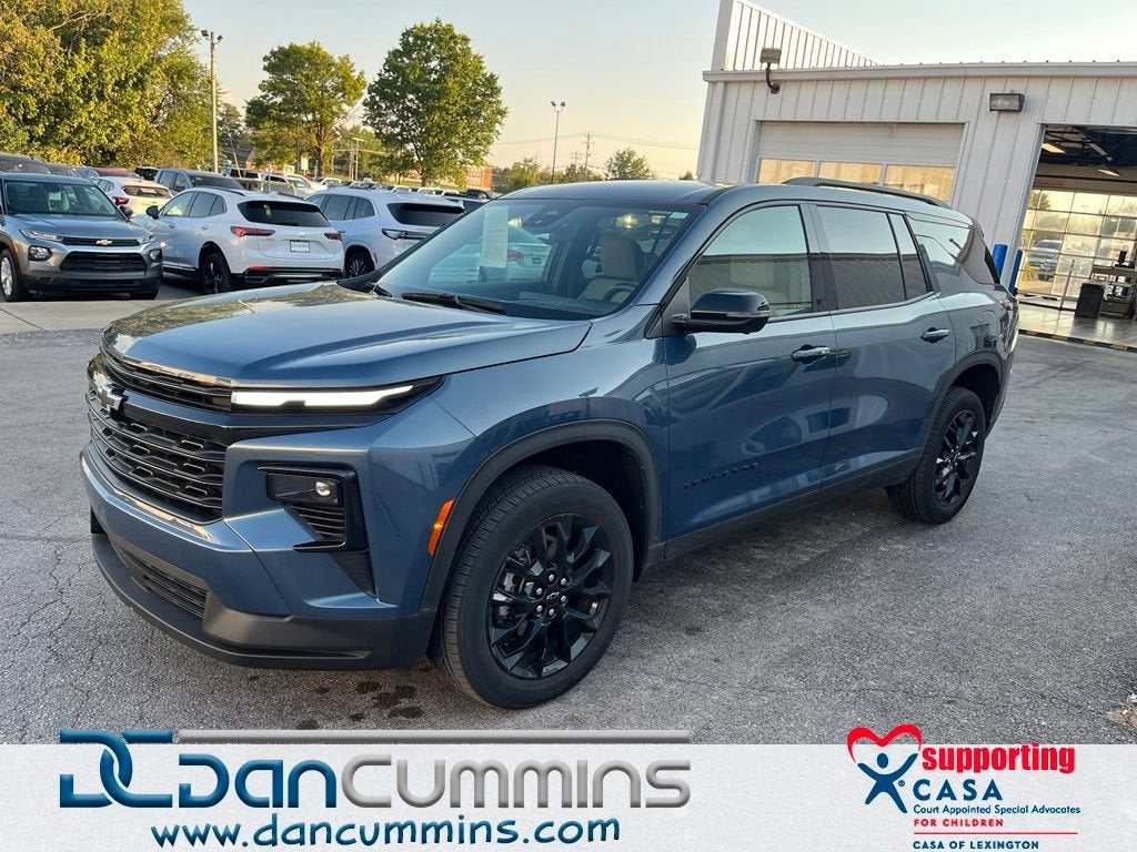 2024 Chevrolet Traverse LT
