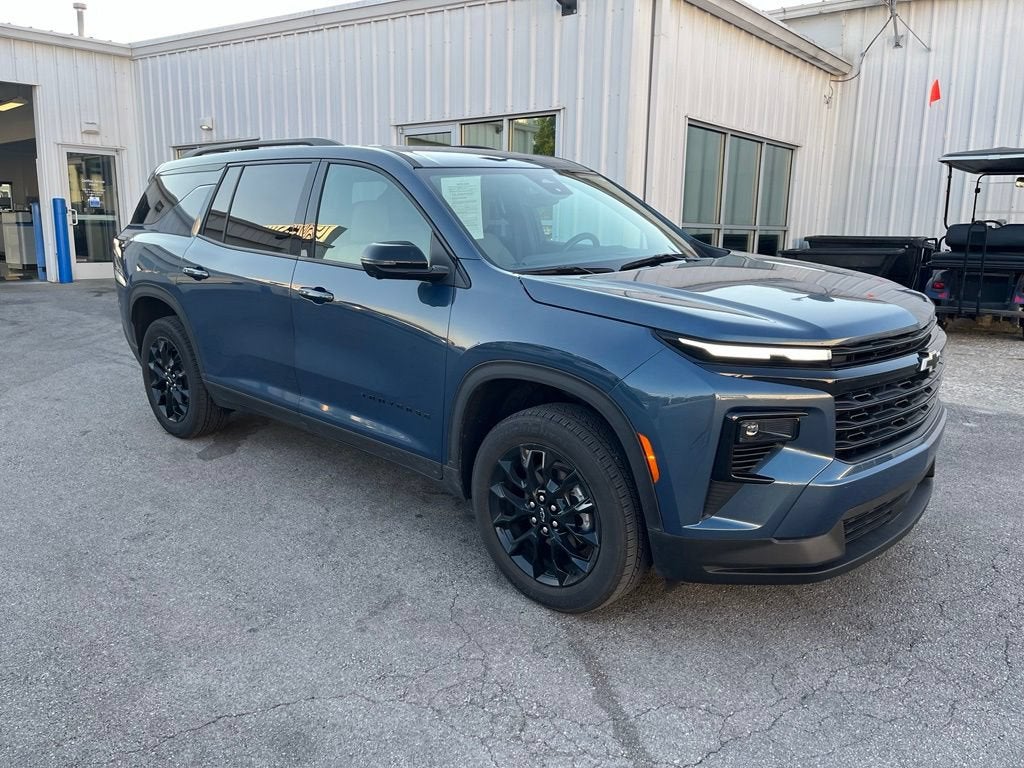 2024 Chevrolet Traverse LT