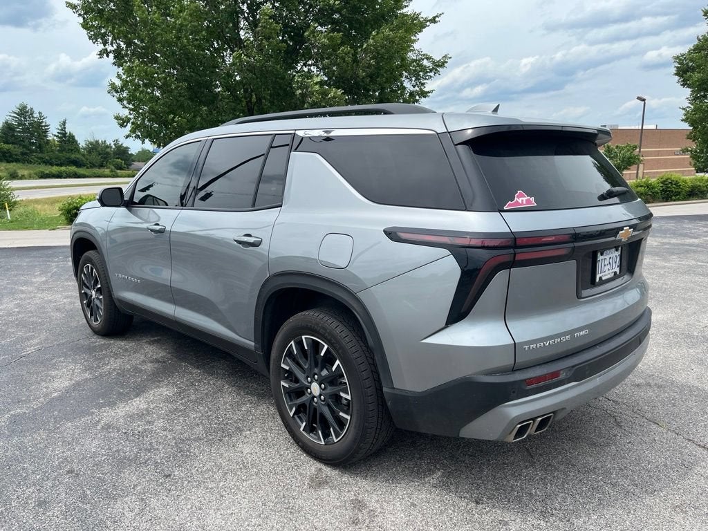 2025 Chevrolet Traverse LT