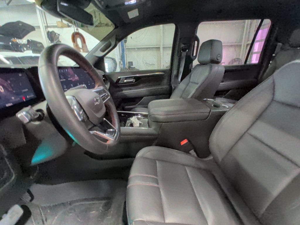 2025 Chevrolet Suburban RST