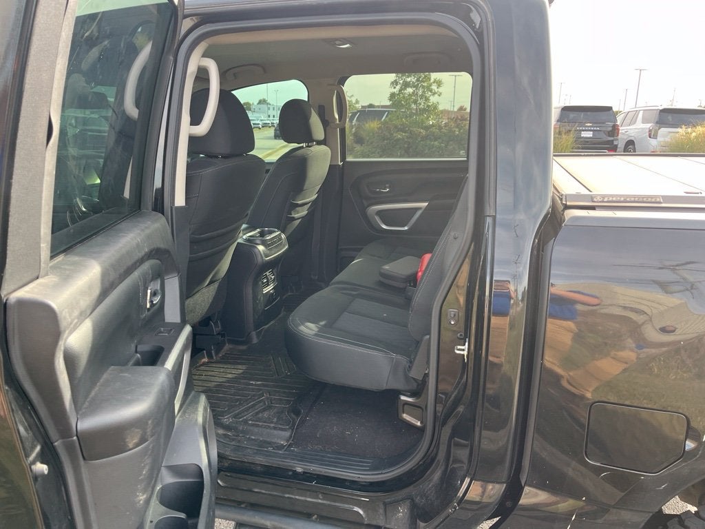 2017 Nissan Titan SV